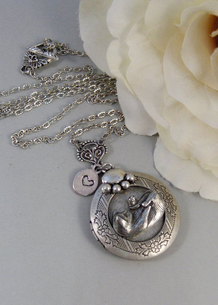 Kitty Love,Locket,Silver Locket,Cat,Kitty,Kitten,Pet, Locket,Cat Jewelry,Necklace. Handmade Jewelry by valleygirldesigns