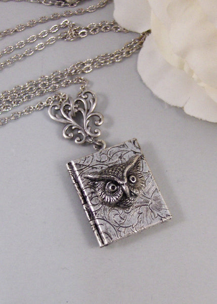 Hermonie's Handbook,Owl,Locket,Silver Locket,Necklace,Potter,Owl,Silver,Woodland,Antique Locket. Handmade jewelry by valleygirldesigns.