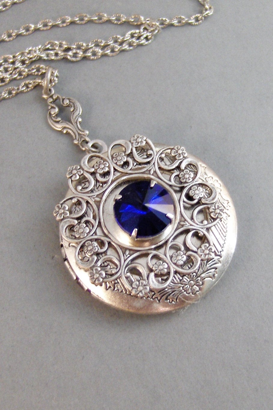 Blue Lace,Locket,Necklace,Silver Locket,Sapphire Stone,Blue Stone,Royal Blue,Blue Sapphire,Blue Locket,Sapphire Locket,Antique Locket,valley