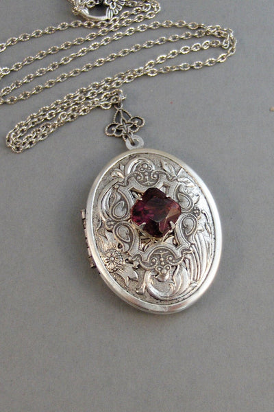 SALE Queenies Garnet,Locket,Antique Locket,Silver Locket,Garnet,Garnet Birthstone,January,Vintage Stone,Vintage Locket. Valleygirldesigns.