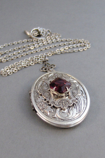 SALE Queenies Garnet,Locket,Antique Locket,Silver Locket,Garnet,Garnet Birthstone,January,Vintage Stone,Vintage Locket. Valleygirldesigns.