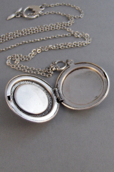 Graceful Garnet Locket,Antique Locket,Silver Locket,Garnet Stone,Vintage Rhinestone,Vintage,Red Stone,Garnet Birthstone.Valleygirldesigns.