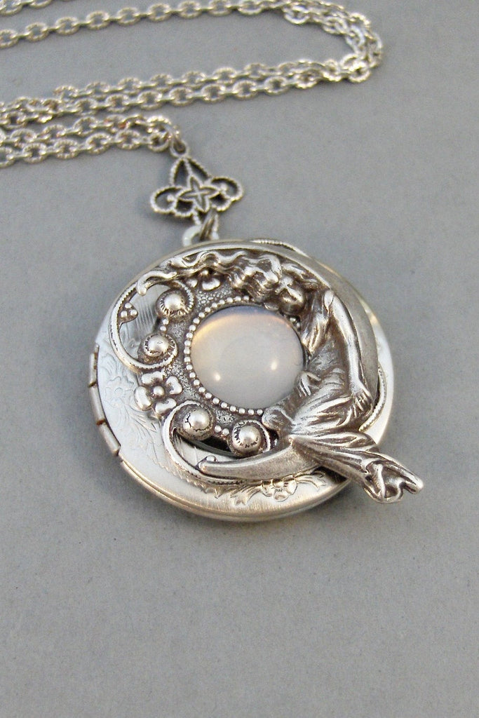 Circa 1900s Victorian Moonstone Necklace w/ Sapphires