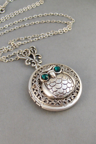 Emerald Owl,Owl,Necklace,Owl,Locket,Silver Locket,Silver Necklace,Owl,Silver,Woodland,Antique Locket. Handmade jewelry by valleygirldesigns.