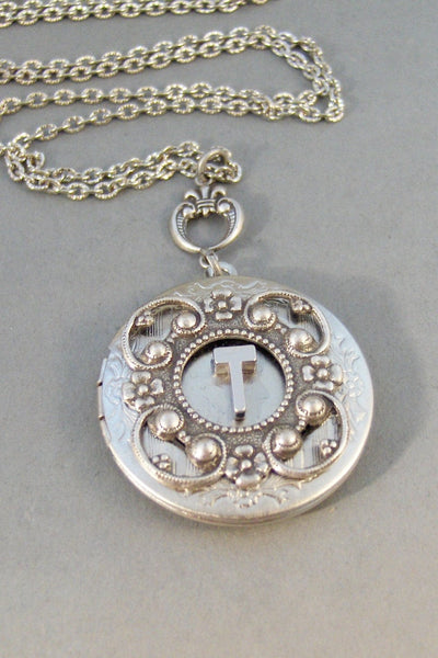 Antique Monogram,Locket,Silver Locket,Monogram,Personalize,Mom Necklace,Antique Locket,Monogram Necklace,Initial,Locket, valleygirldesigns.