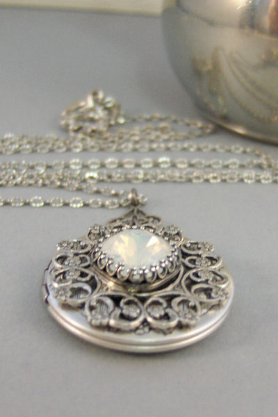 Moonstone Locket,Moonstone Neckalce,Under The Moon,Moonstone,Opal,Locket,Antique