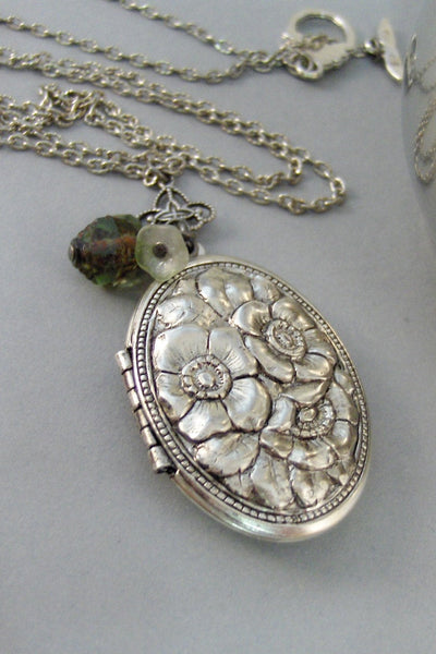 Sage And Flowers,Necklace,Green Locket,Green Flower,Silver Locket,Silver Necklace,Woodland,Antique Locket,Sage,Vintage  valleygirldesigns.