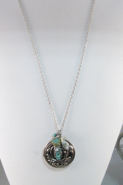 Sage Owl,Owl,Locket,Green Owl,Green Locket,Silver Locket,Silver Necklace,Owl,Woodland,Antique Locket. Handmade jewelry by valleygirldesigns.