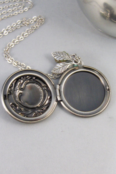 Sage Owl,Owl,Locket,Green Owl,Green Locket,Silver Locket,Silver Necklace,Owl,Woodland,Antique Locket. Handmade jewelry by valleygirldesigns.