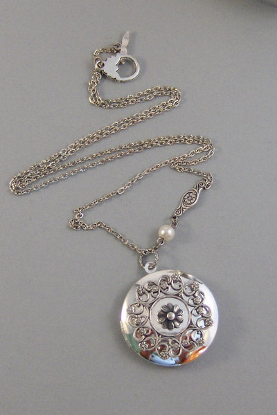 Lace Sea Blossom,Locket,Antique Locket,Silver Locket,Posey,Poppy, Locket,Blossom,Sea Blossom,Blossom Locket,Flower Locket,Flower Neckalce.