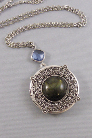 SALE Woodland Labradorite,Labradorite,Locket,Antique Locket,Silver Locket,Moon,Sapphire,Sapphire Necklace,Labradorite Neckalce,Locket,