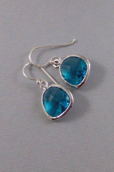 Blue Topaz Droplets,Topaz Earrings,Silver Earrings,Sterling Silver,Bride,Sapphire,Blue,Wedding,Topaz,December Birthstone. Valleygirldesigns