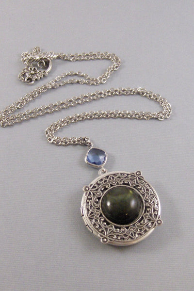 Woodland Labradorite,Labradorite,Locket,Antique Locket,Silver Locket,Moon,Sapphire,Sapphire Necklace,Labradorite Neckalce,Sapphire Locket,