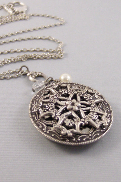 Snowflake,Locket,Snowflake Locket,Snowflake Neckalce,Snow,Christmas,Silver Locket,r,Necklace,Antique Locket,Birthstone.valleygirldesigns.