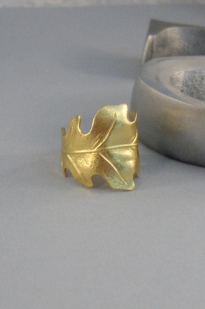 Golden Leaf,Gold Ring,Gold Leaf Ring,Gold,Brass Ring,Brass,Leaf,Twigg,Branch,Leaf Ring,Antique Ring,Silver Ring,Woodland valleygirldesigns.