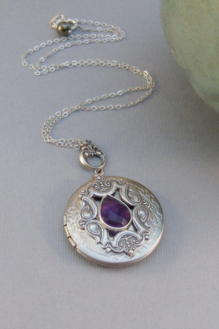 February,Amethyst,Amethyst,Locket,Antique Locket,Silver Locket,Purple Locket,Purple STone,Gemstone Locket,Gemstone Necklace,Genuine Gemstone