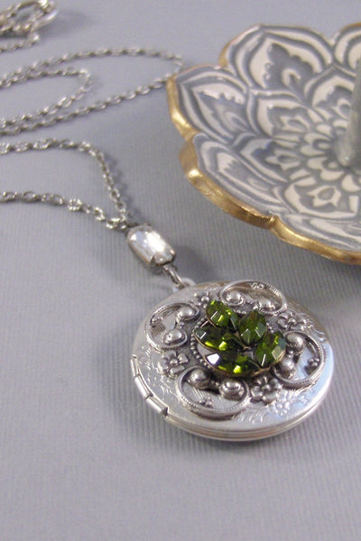 Sarah,Ivy Necklace, Ivy Locket,Silver Locket,Victorian,Antique Locket,Ivy,Leaf,Leave,Branch,Tree,Green,Emerald,Stone,valleygirldesigns.