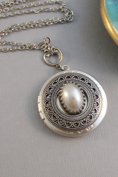 Snowflower,Locket,Silver,Pearl Locket,Pearl Necklace,Pearl,Pearl,Pearl Necklace,Antiqued Pearl Locket,Antique Pearl.valleygirldesigns.