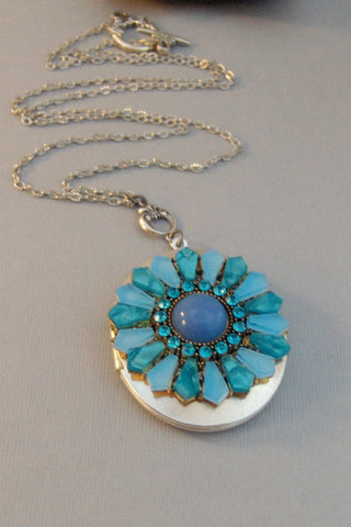 Flower Power,Locket,Silver,Turquoise Necklace,Gemstone,Necklace,Antique Locket,Blue Stone,Green STone,/aqua STone.valleygirldesigns.