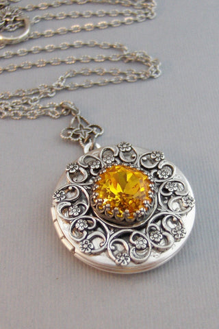 Amber Topaz,Locket,Antique Locket,Silver Locket,Topaz Stone,Yellow Topaz Rhinestone,Vintage,Yellow Stone,Topaz Birthstone.Valleygirldesigns.