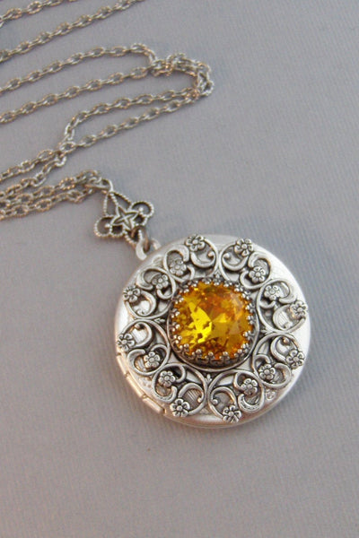 Amber Topaz,Locket,Antique Locket,Silver Locket,Topaz Stone,Yellow Topaz Rhinestone,Vintage,Yellow Stone,Topaz Birthstone.Valleygirldesigns.