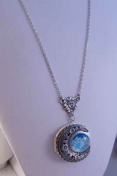 Heavens View,Locket,Silver,Turquoise,Blue,Galaxy Necklace,Galaxy Locket,Earth,Moon,Heaven,Heaven Locket,Moon Necklace,Globe Necklace,Star