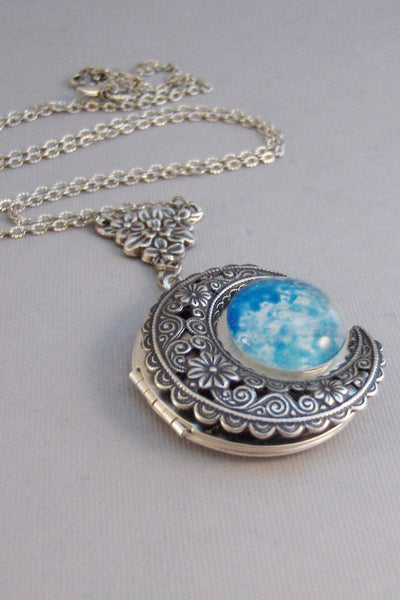 Heavens View,Locket,Silver,Turquoise,Blue,Galaxy Necklace,Galaxy Locket,Earth,Moon,Heaven,Heaven Locket,Moon Necklace,Globe Necklace,Star