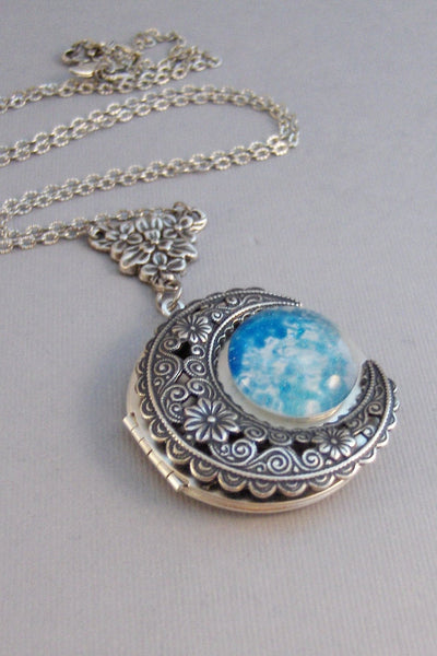 Heavens View,Locket,Silver,Turquoise,Blue,Galaxy Necklace,Galaxy Locket,Earth,Moon,Heaven,Heaven Locket,Moon Necklace,Globe Necklace,Star