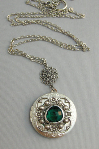 Emerald Star,Green Necklace,Green Locket,Silver Locket,Victorian,Antique Locket,Leaf,Leave,Branch,Tree,Green,Emerald,Stone,valleygirldesigns