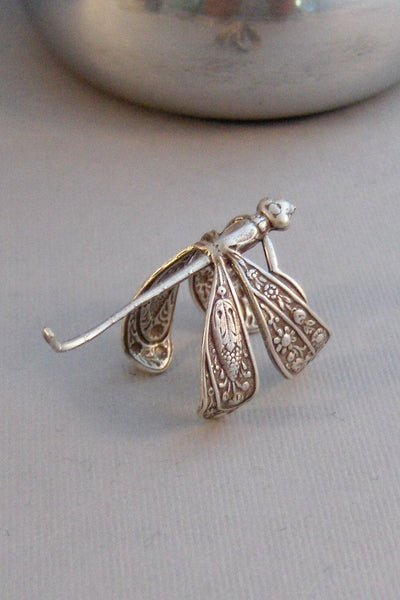 Balance,Dragonfly,Ring,Silver,Dragonfly Ring,Antique Ring,Silver Ring,Wing,Wings,Knuckle,Woodland,Wedding,Bridesmaidby valleygirldesigns.