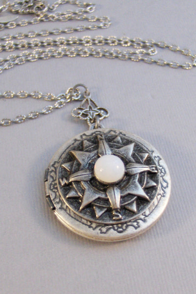 Moonstone Compass,Locket,Antique Locket,Silver Locket,Moonstone,Compass,Compass Necklace,Moonstone Necklace,Moonstone Locket,Moon,Home