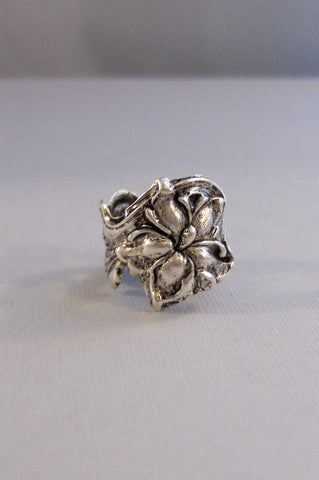 Silver Lily,Ring,Silver,Flower,Lily Ring,Antique Ring,Silver Ring,Blossom,Wedding,Bridesmaid.Flower Ring,Flower,Lily valleygirldesigns.
