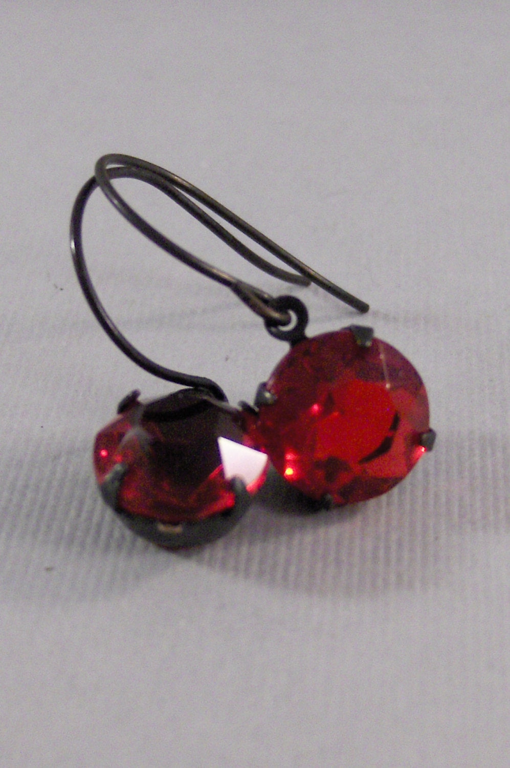 Red Wine,Earring,Vintage Earrings,Ruby Earrings,Red,Rhinestone,Red Earring,Red Stone,Silver Earring,Vintage Earring valleygirldesigns.