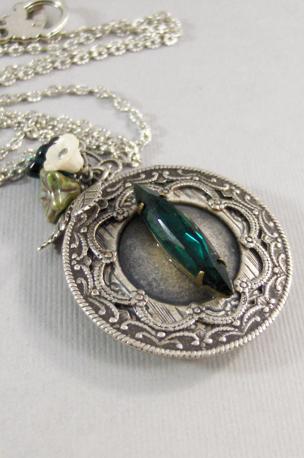 Holiday Holly,Green Necklace,Green Locket,Flower,Silver Locket,Victorian,Antique Locket,Leaf,Branch,Tree,Green,Emerald,Stone,valleygirldesig
