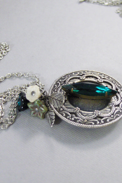 Holiday Holly,Green Necklace,Green Locket,Flower,Silver Locket,Victorian,Antique Locket,Leaf,Branch,Tree,Green,Emerald,Stone,valleygirldesig