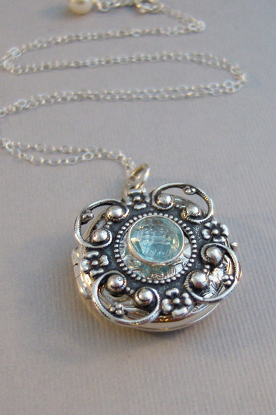 Aquamarine Locket,Aquamarine Necklace,Aquamarine Locket,Silver Locket,Sterling Silver Locket,Birthstone,Birthstone Necklace,March Birthstone