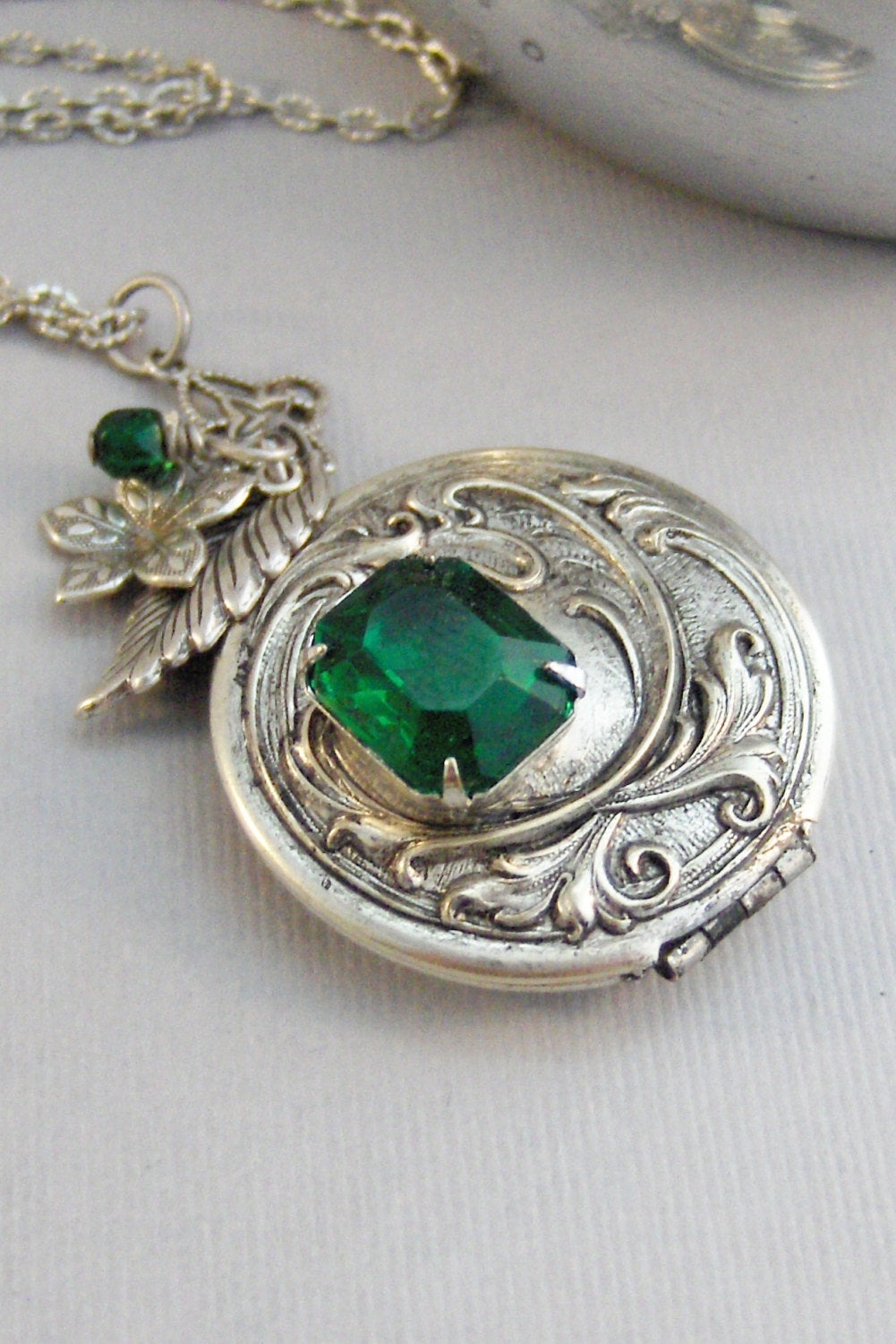 Spring Ivy,Vintage Locket,Vintage Emerald,Vintage Necklace,Emerald
